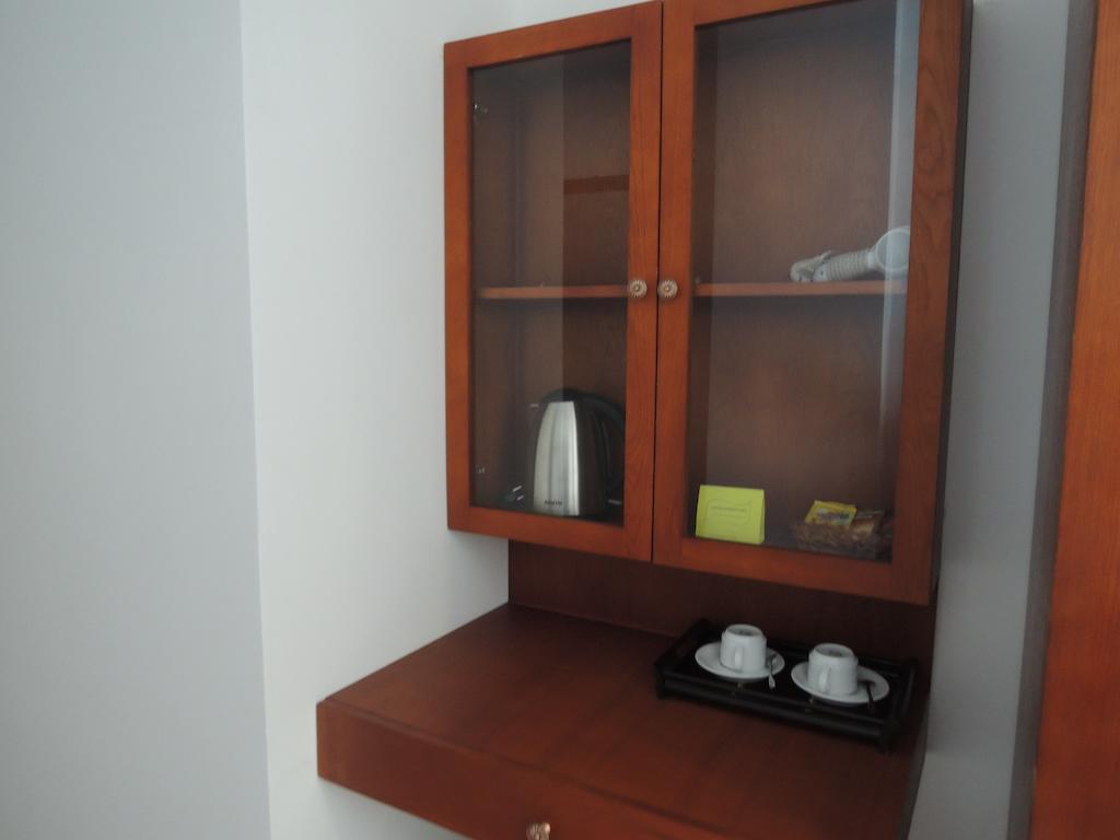 An Khách sạn *